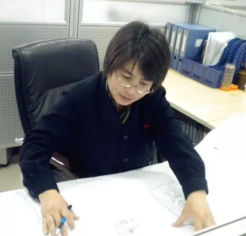 新密市超化镇黄固寺村党总支书记 张春兰 新乡市牧野区东干道办事处