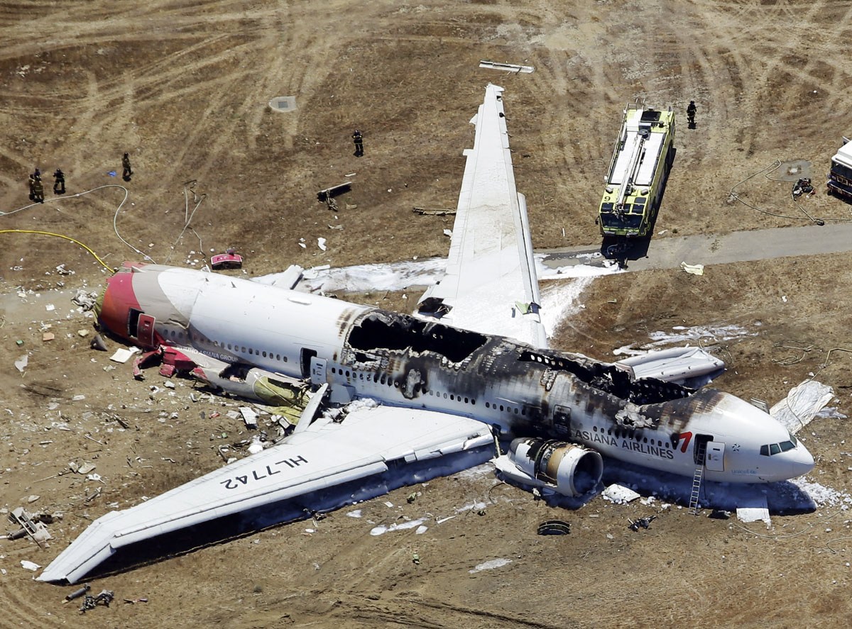 波音797 客机坠毁图片