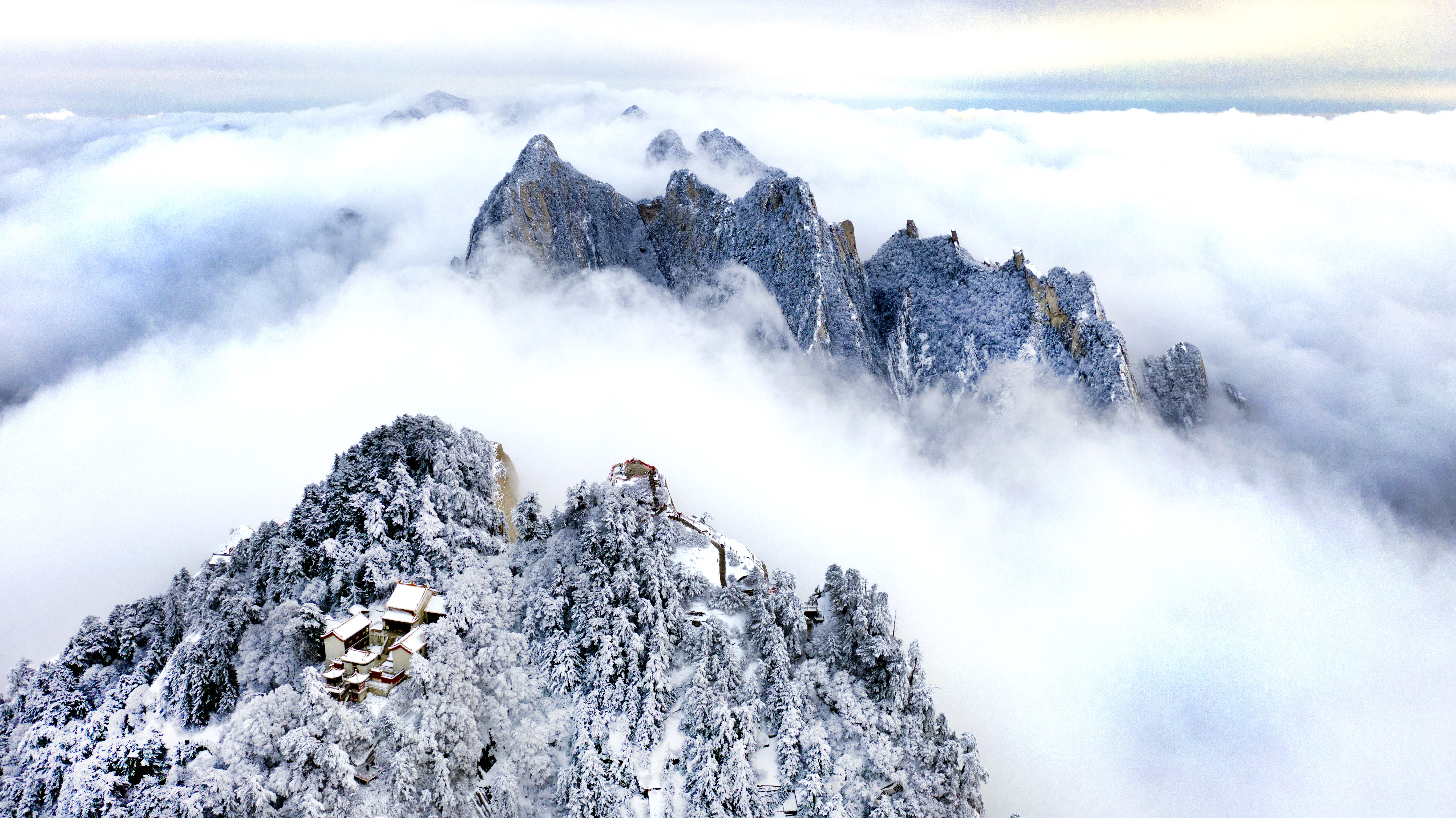 华山雪景天下绝图片