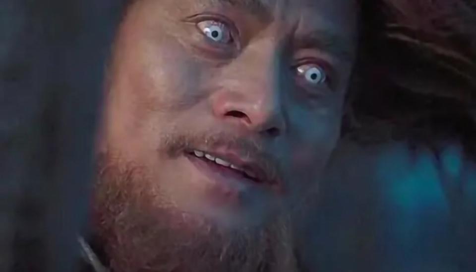 谢逊扮演者徐锦江发动态诉说翻白眼的磨难,新版谢逊美瞳引争议