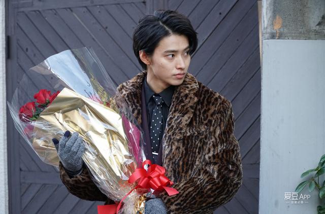 这部伪骨科日剧《致命之吻》,男主男配都帅爆了!