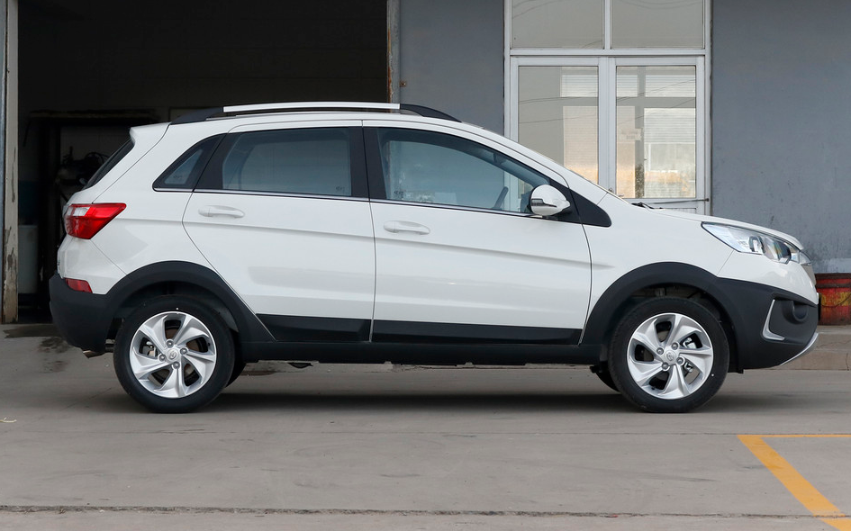 昌河q25图片赏析,整体外观设计很不错,全身比例很协调