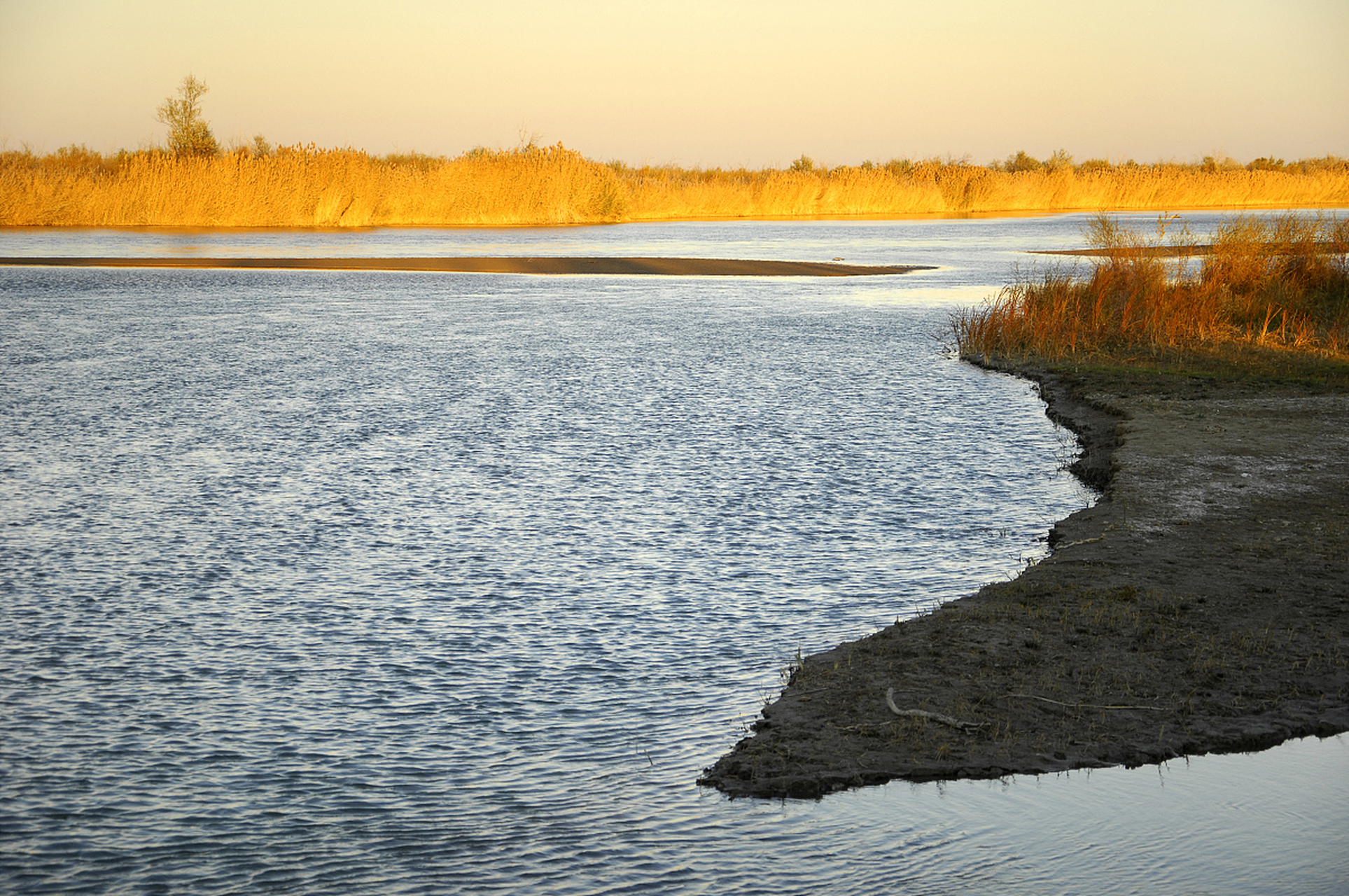 乌苏浪子湖,位于内蒙古阿尔山市,是一个火山堰塞湖,水域面积135公顷