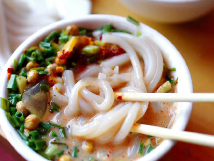 配着皮蛋吃的"奇葩"小吃——贵州织金荞凉粉,味道惊奇好巴适!