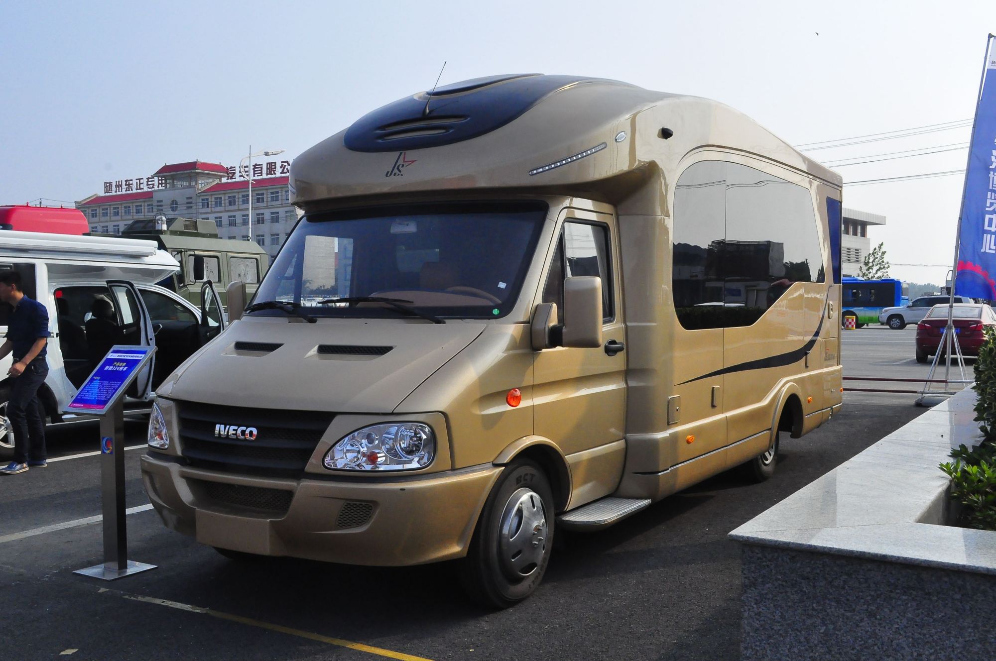 想买个轻客,自己改房车?慎重!违规了同志,买裸车底盘也行不通