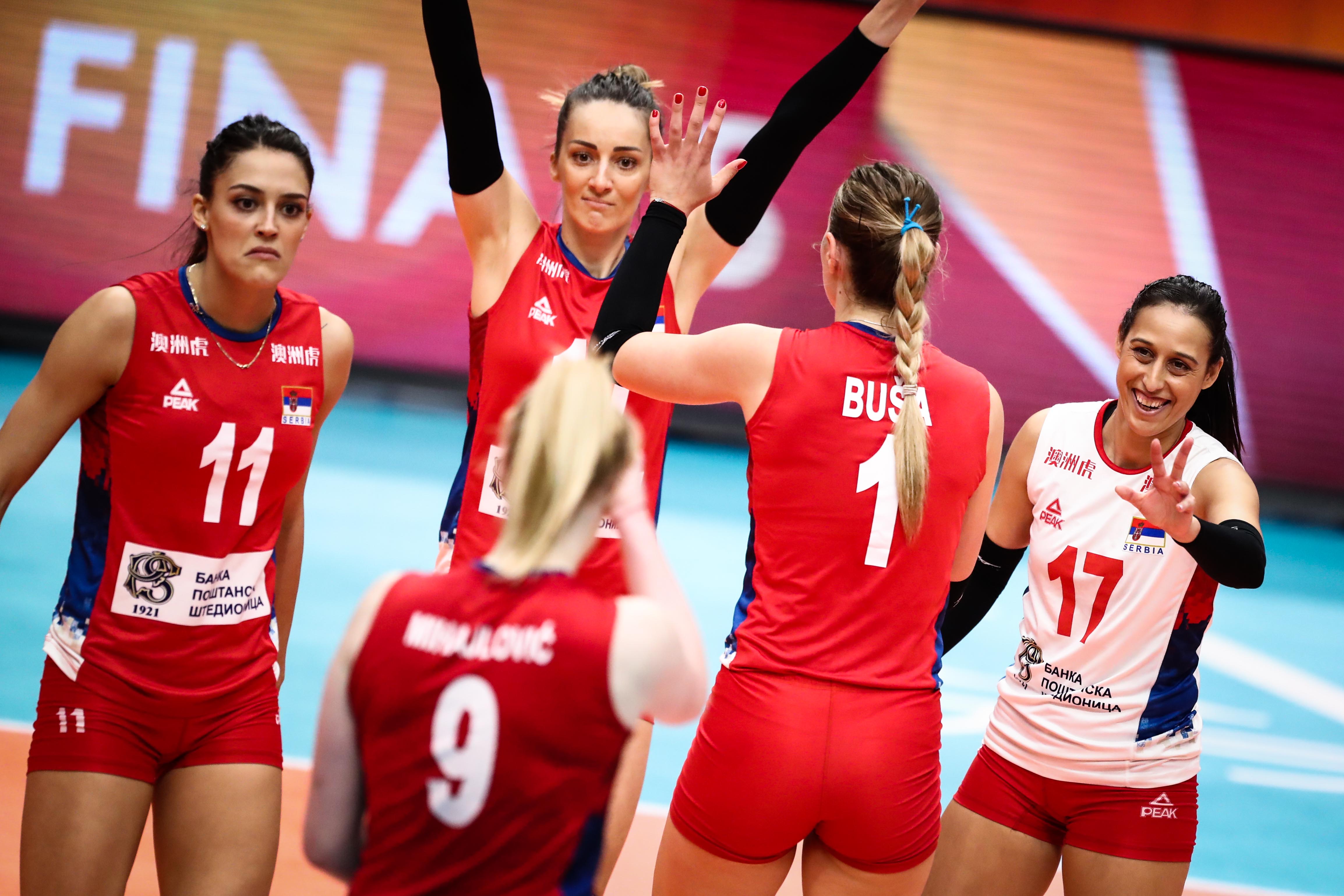 女排世锦赛塞尔维亚3:2意大利夺冠!小黑战大白,美女斗野兽!