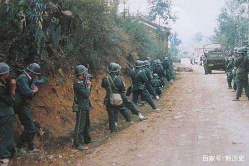 1992年无法无天的平远街,2000多名武警严打81天,缴获一千多支抢 1992年无法无天的平远街,2000多名武警严打81天,缴获一千多支抢