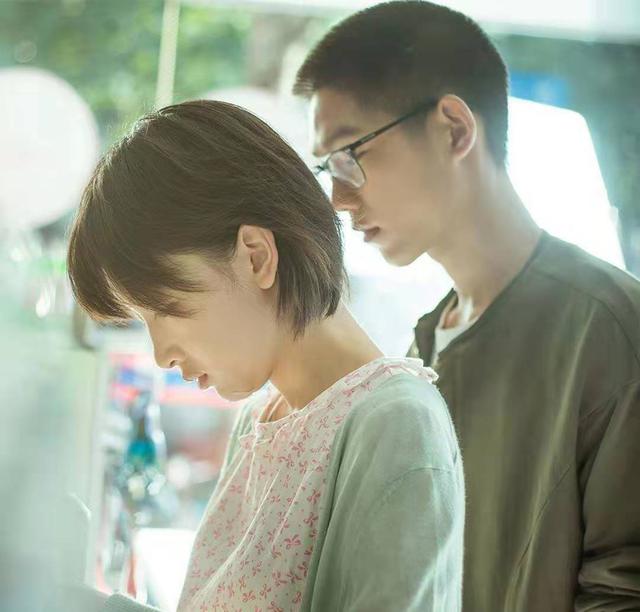 金马女主周冬雨新电影《阳台上》将上映,首次挑战"弱智"角色