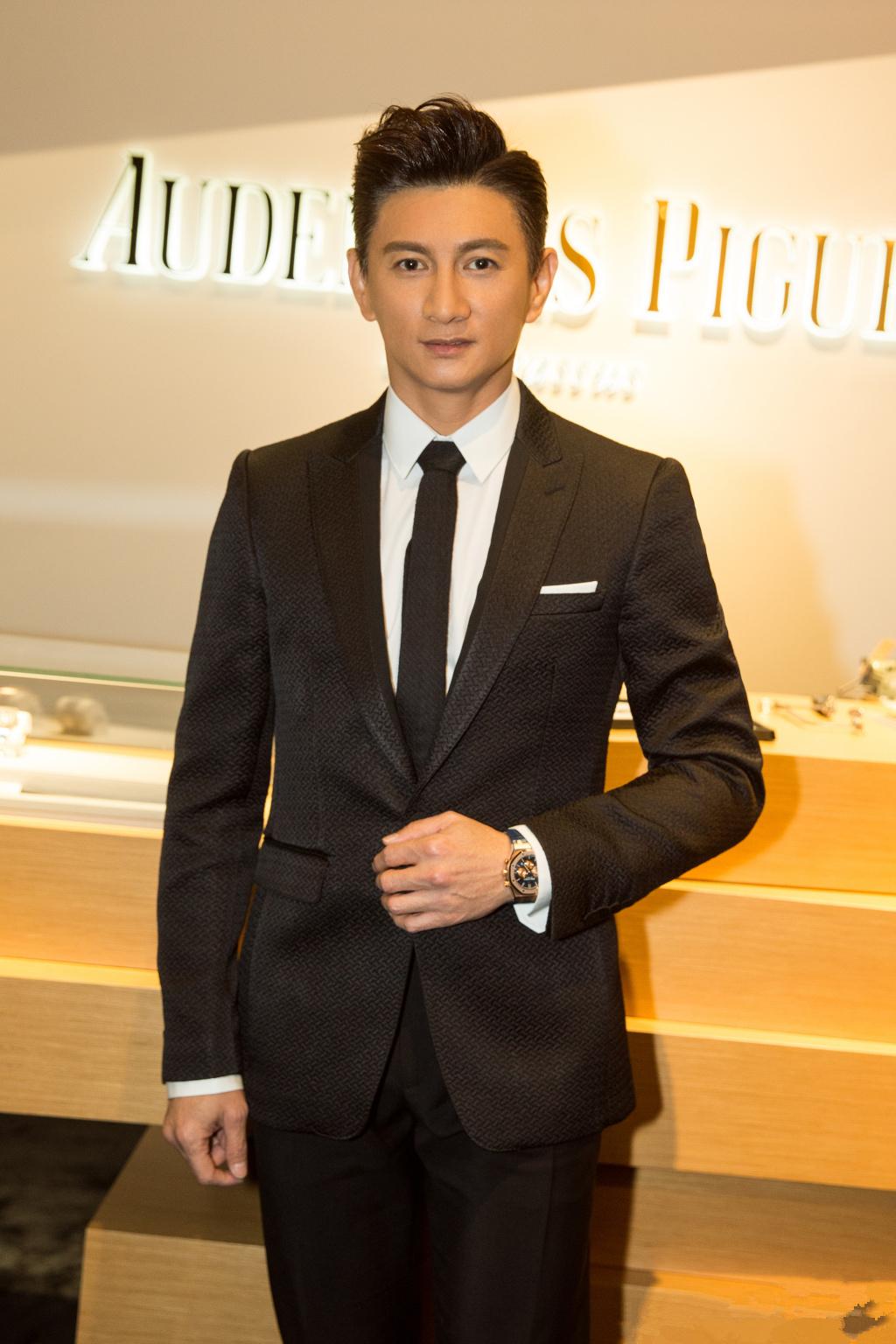 业内出了名的某抠门男星,虽然他在和小娇妻大婚时