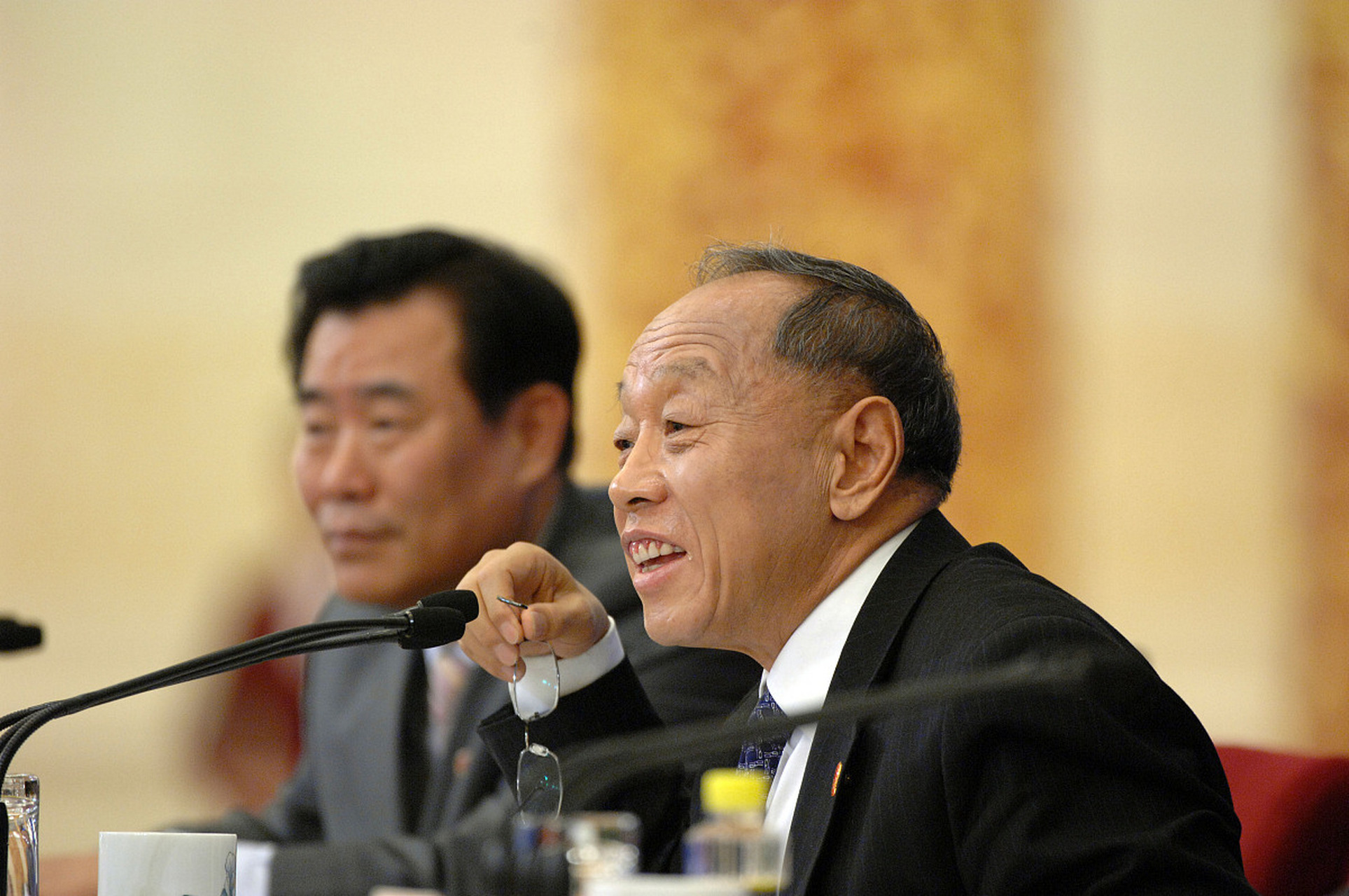 山东首富卢志强泛海帝国危机,资不抵债,王健林称其为"大哥"  近年来