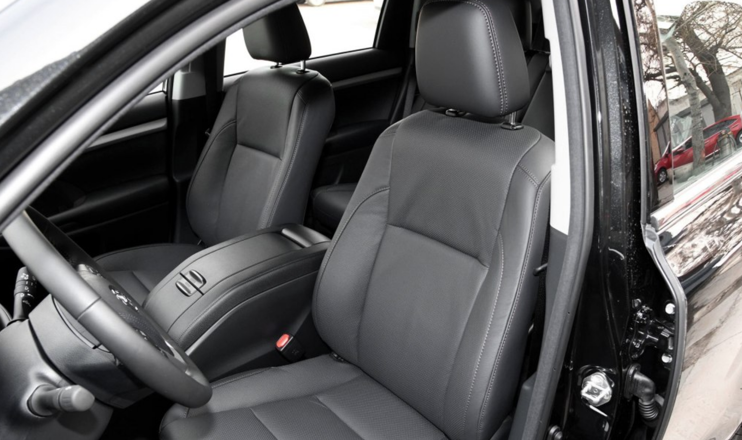 没得说,第一排巨爽,跑长途舒服的不得了,第二排