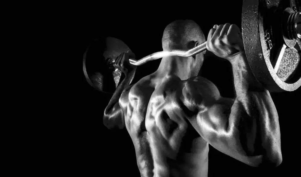 吸烟和喝酒对肌肉男的影响,看完我沉默了