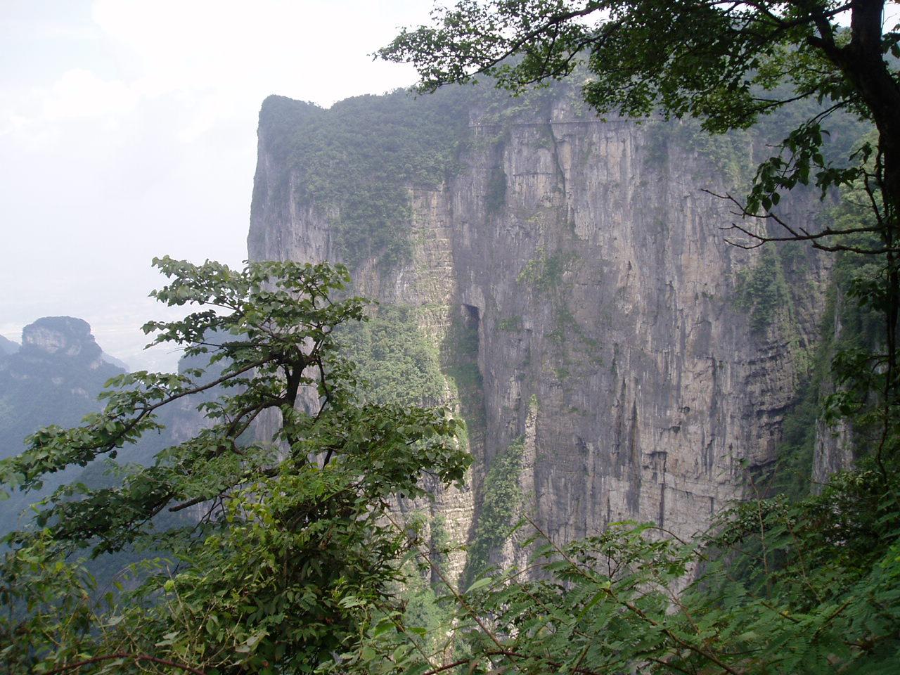 风景秀丽层峦叠嶂,鬼谷子曾隐居于此,号称"中华第一古