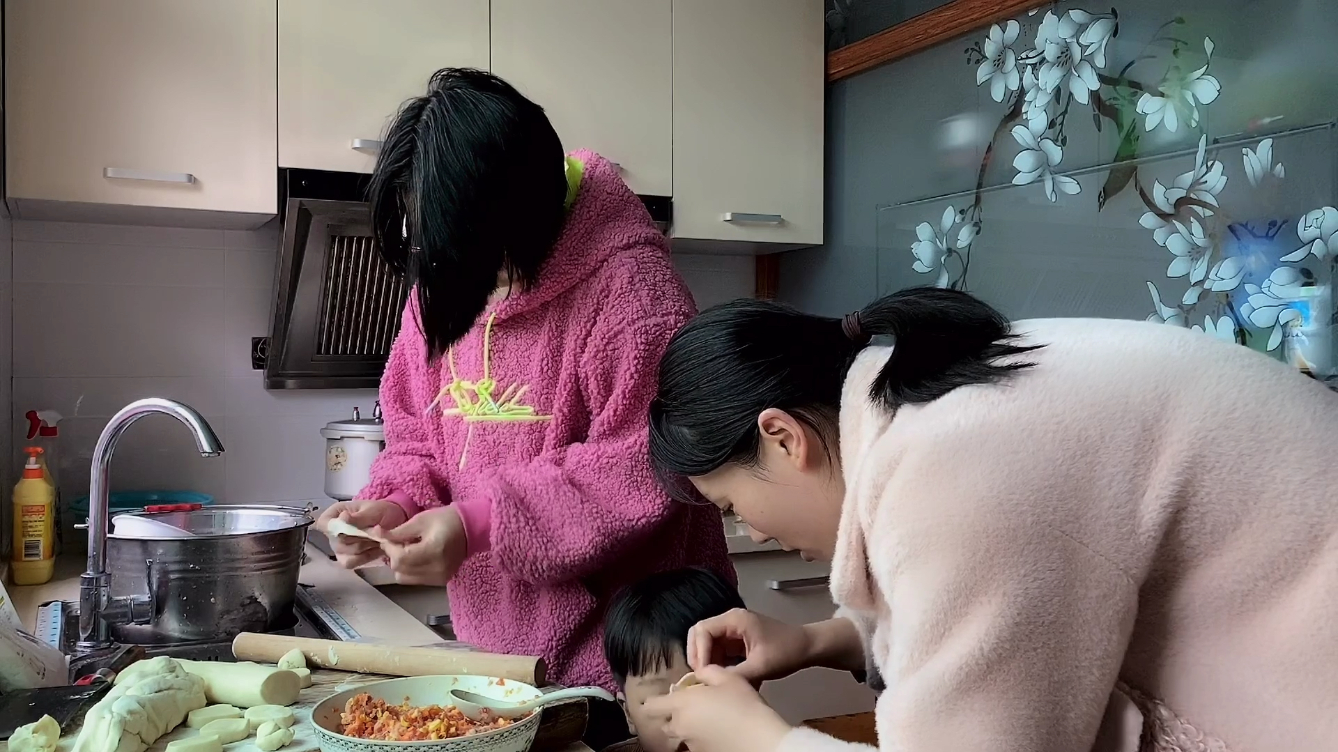第一次学做山东大饺子!包出这种花式饺子!包子饺子傻傻分不清!
