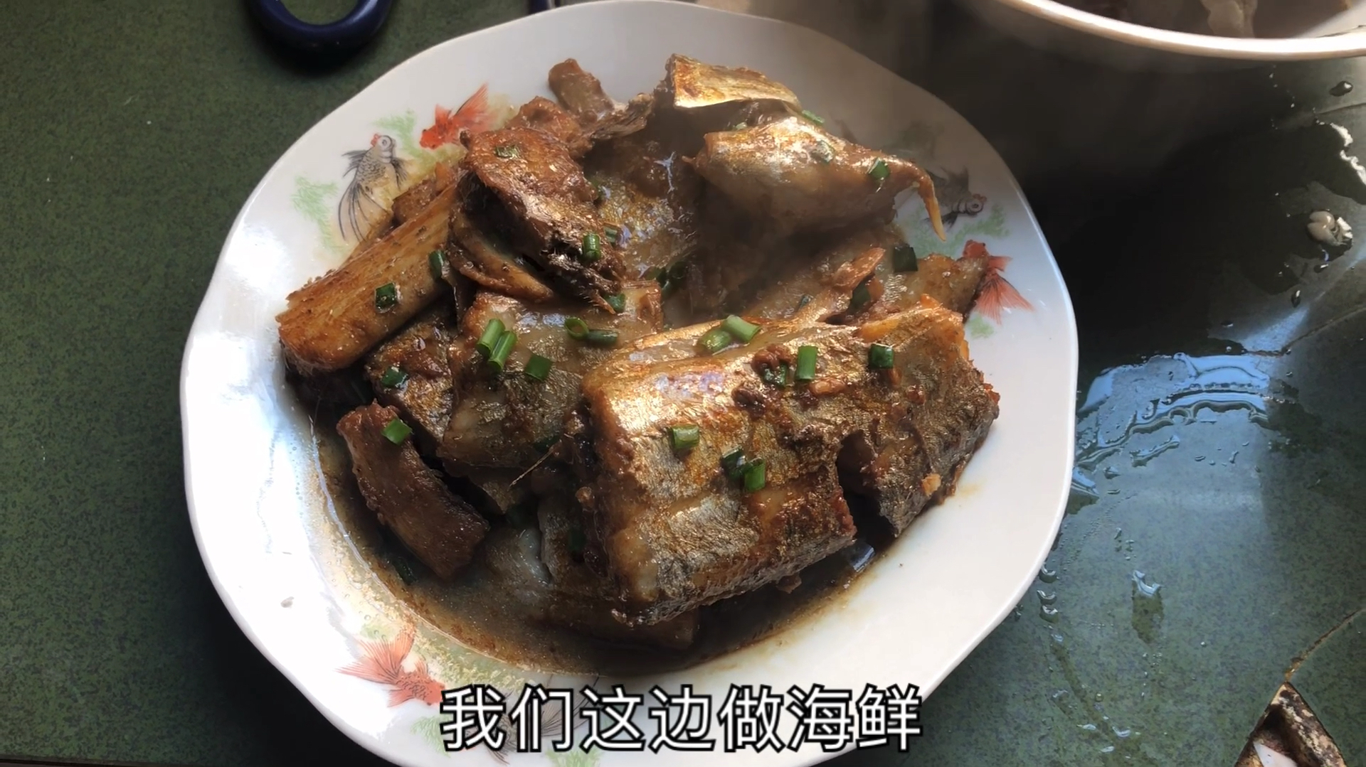 渔村小哥的午饭,还挺丰富