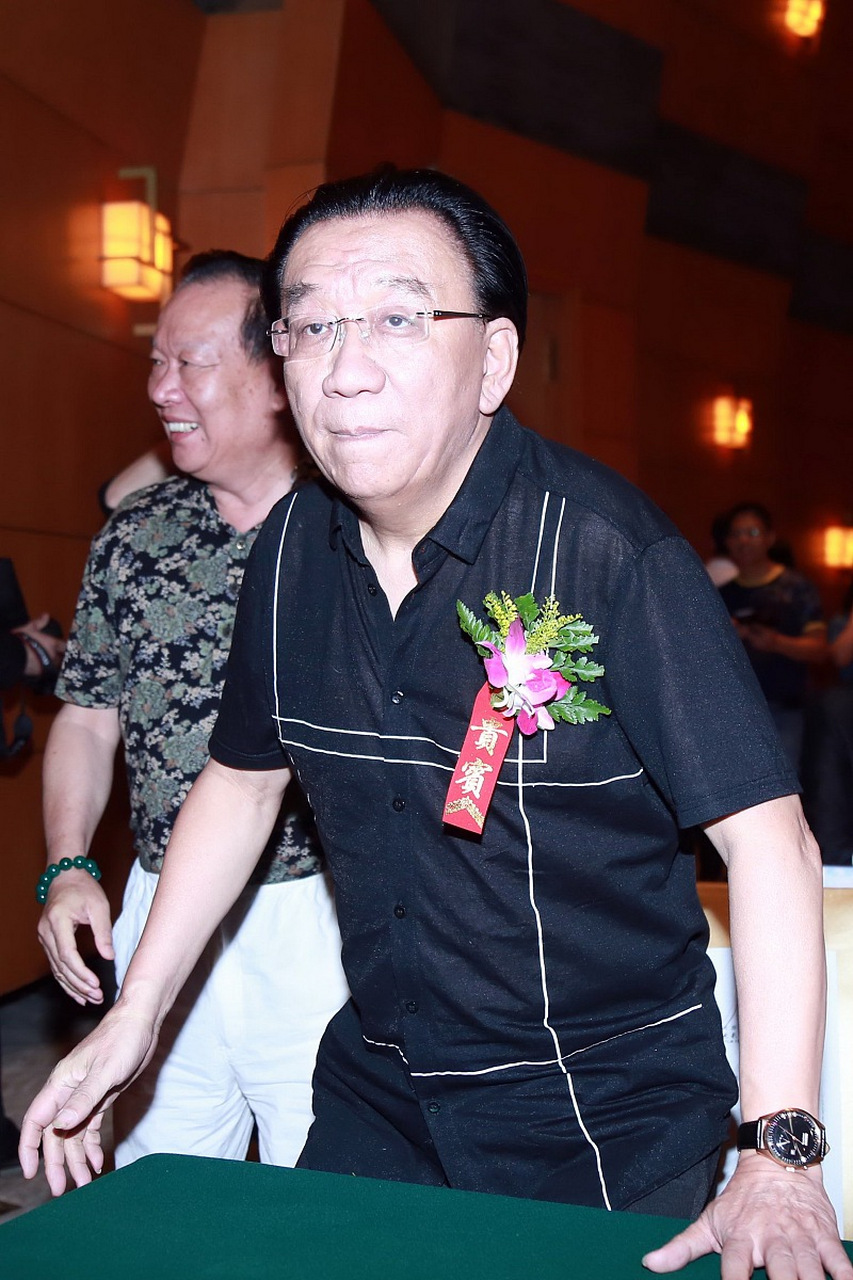 侯耀华说,拍摄编辑部的故事,我不认识葛优,也不认识吕丽萍,只是听说,