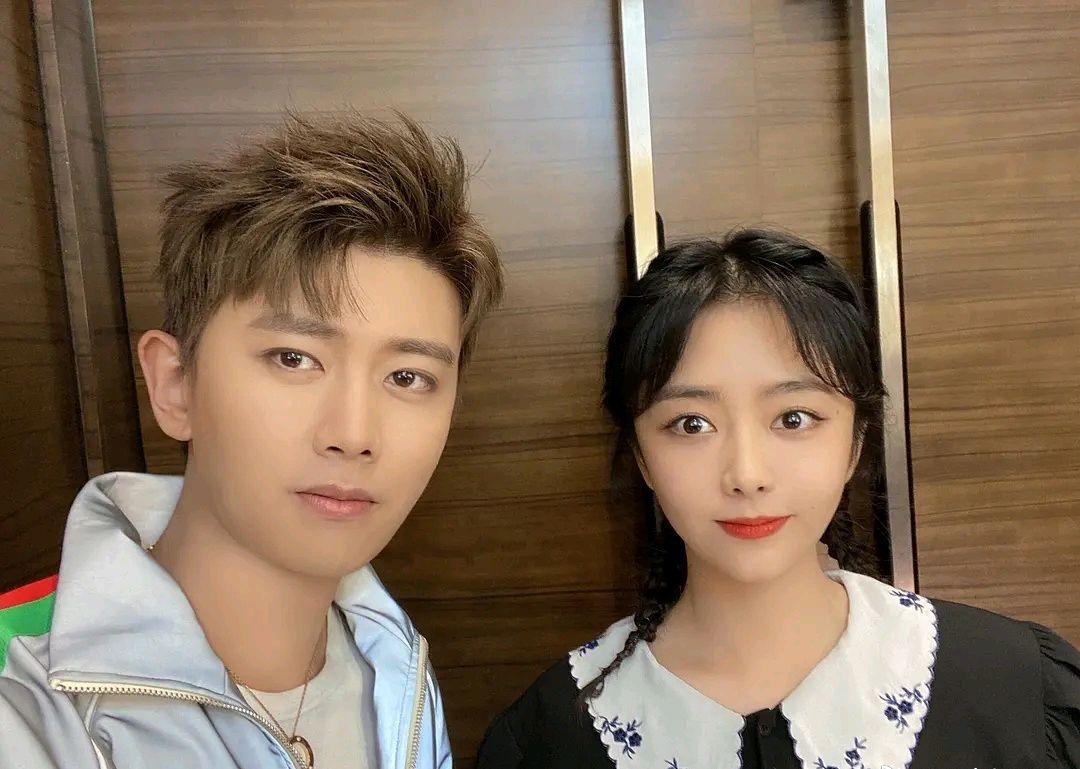 任嘉伦与谭松韵又同框,可惜图p过分,网友:不信嘉伦没心动过