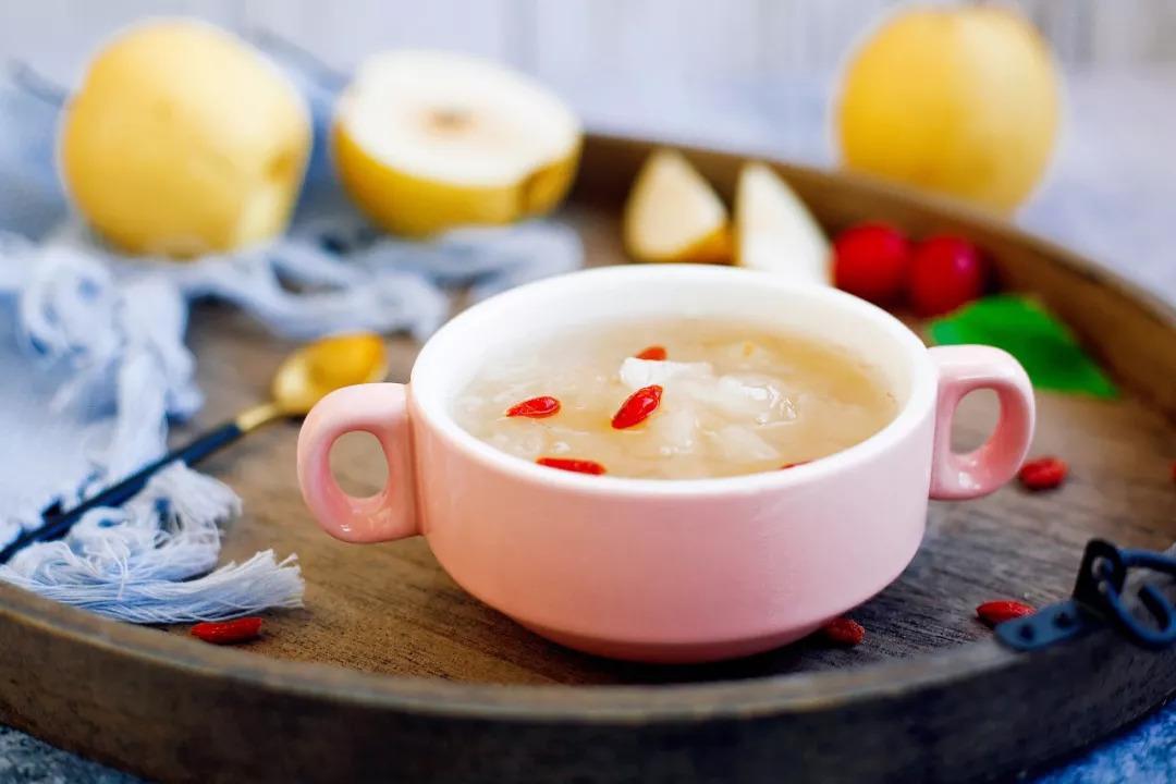 秋季常喝这3款汤,补血益气美容养颜,每天换着喝,皮肤水嫩光泽