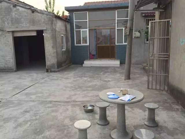 农村院落,地面材质水泥vs红砖,到底哪种更合适?看完你就明白