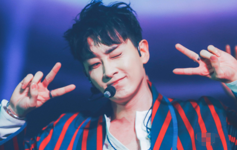 李赫宰更新ins,怼人自家粉丝毫不手软,遭回怼:活该没女朋友!