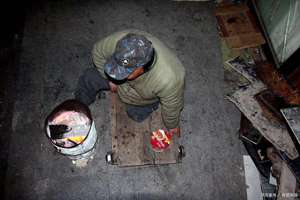 夫妻烧炭烘干衣物致中毒