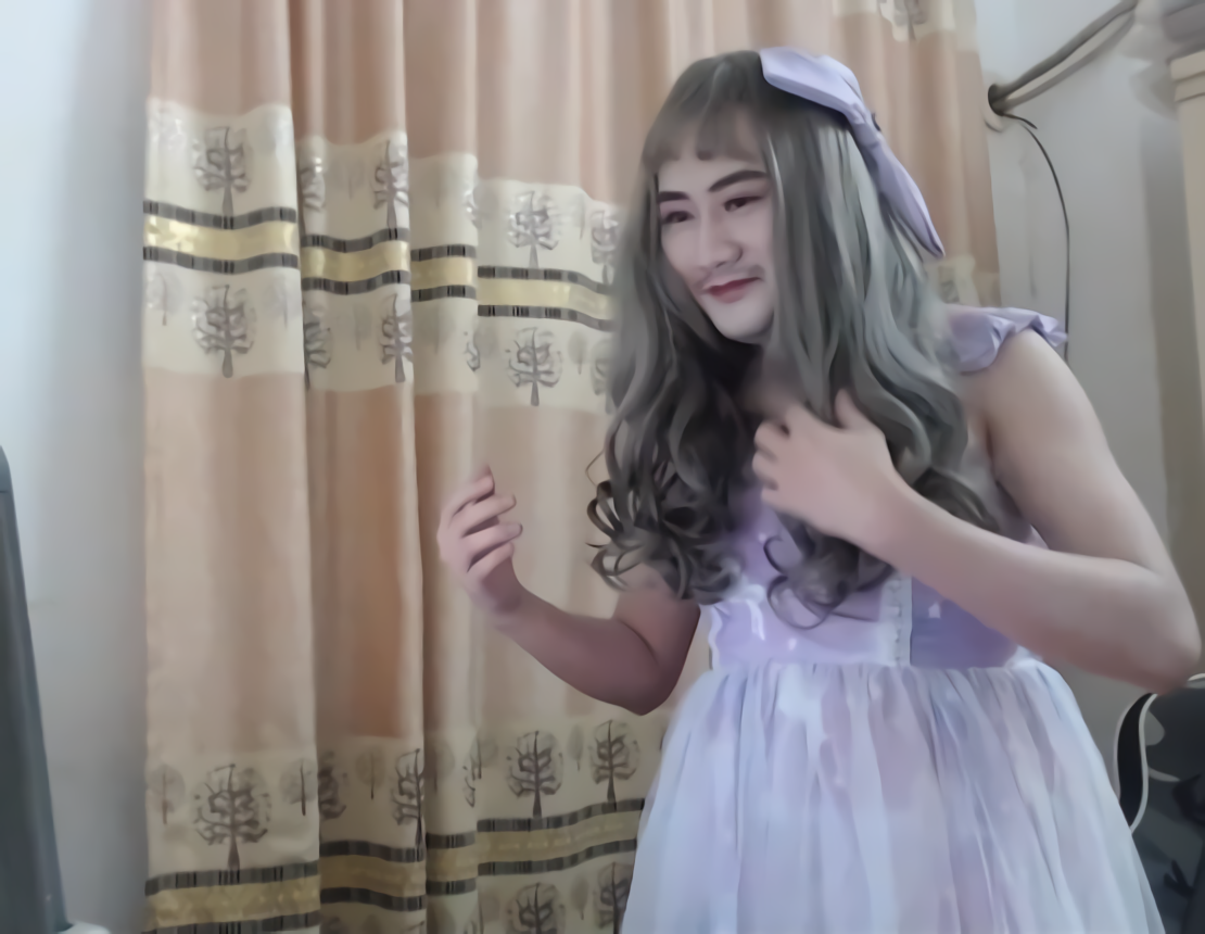 csgo一哥女装直播,旭旭宝宝查房刷超火,直言声音不如乔碧萝