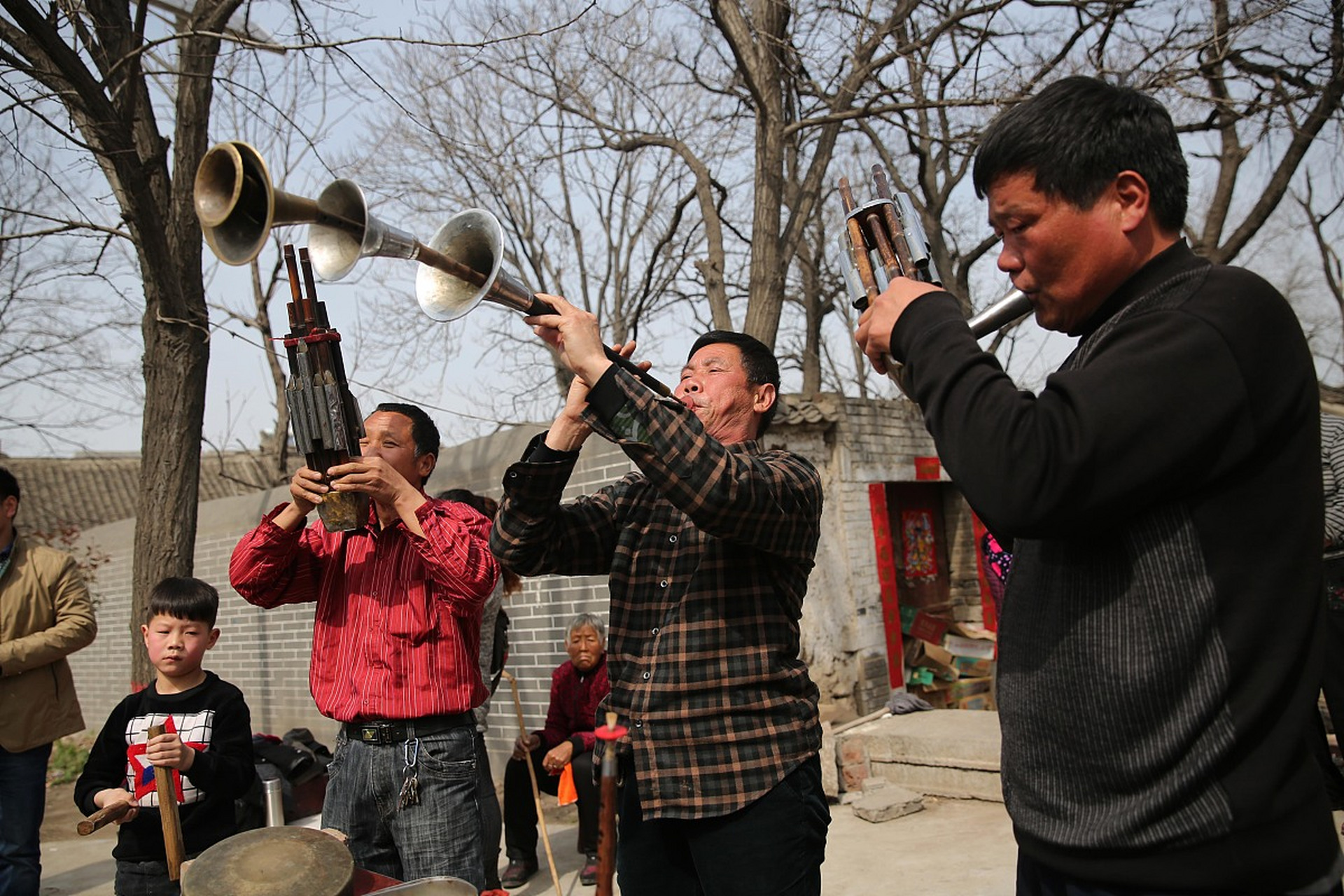 唢呐是中国民间使用最广泛的一种吹打乐器,但它却是舶来品.