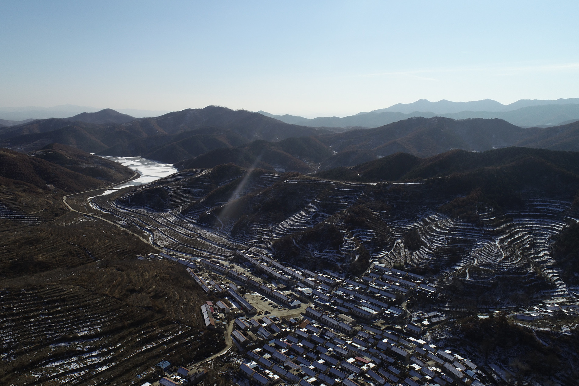 组图:烟台栖霞这个山村,从空中俯瞰相当美丽