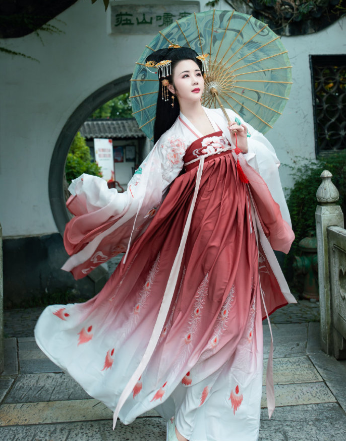 女配修仙文,她是上古神女转世,炼丹药睥睨天下,仙君缠着她不放