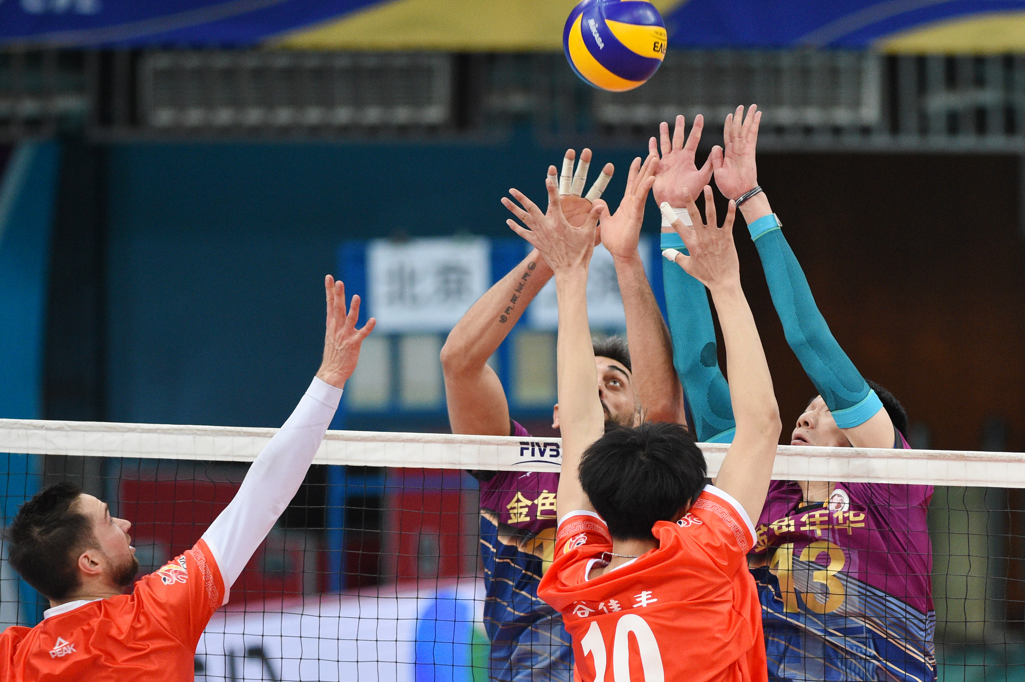 男排超级联赛决赛第一回合:北京不敌上海