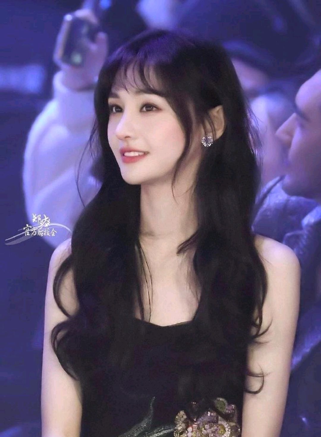 郑爽重回颜值巅峰,cos安娜公主太美了