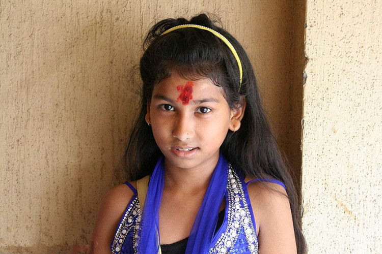 花季女孩得怪病,竟会流出"钻石眼泪"?也因此名声大噪