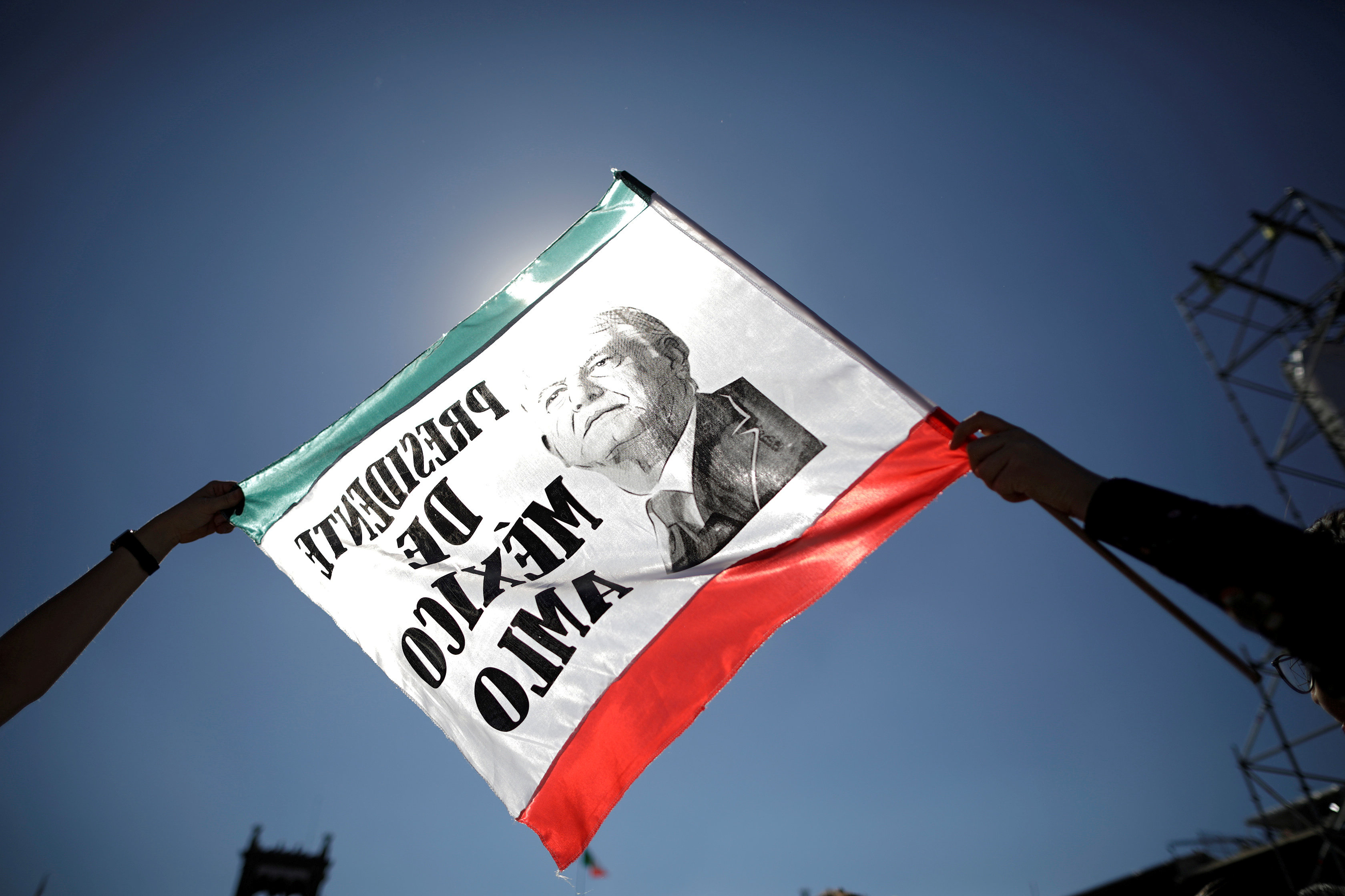 洛佩斯宣誓就任墨西哥总统(10)