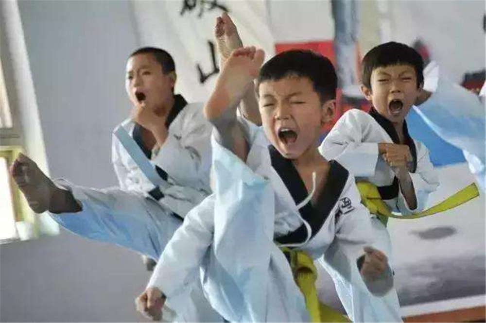 日本最能打的小孩vs中国最能打的小孩,究竟会擦出怎样的火花?
