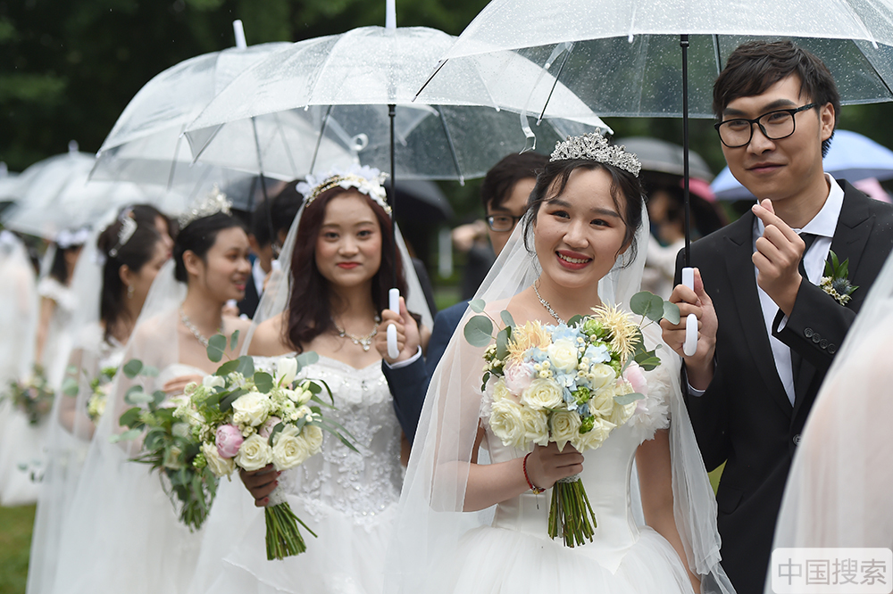 牵手毕业季!北理工举行校园集体婚礼