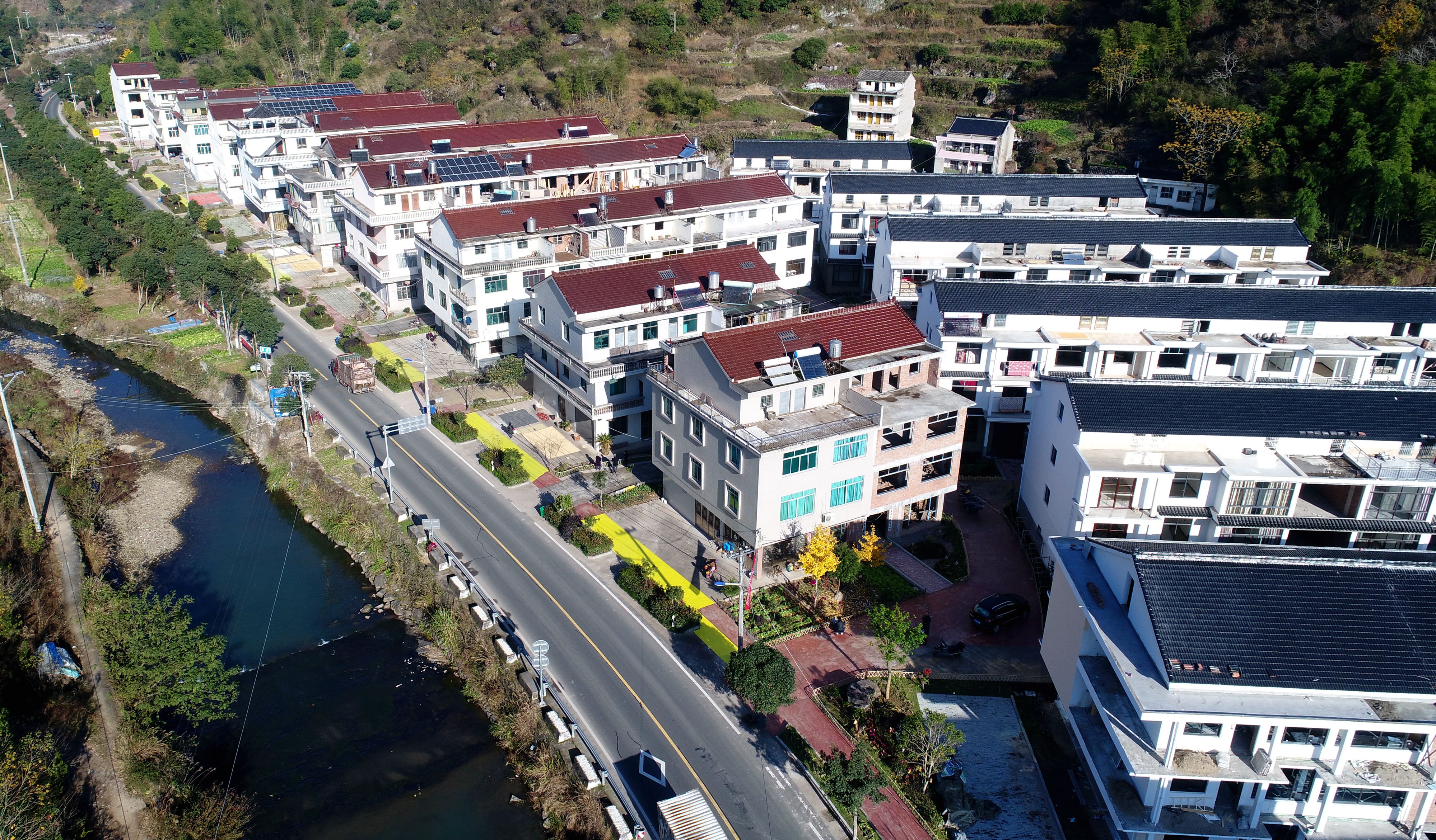 为深入推进小城镇和美丽乡村建设,浙江省台州市仙居县上张乡田垟村