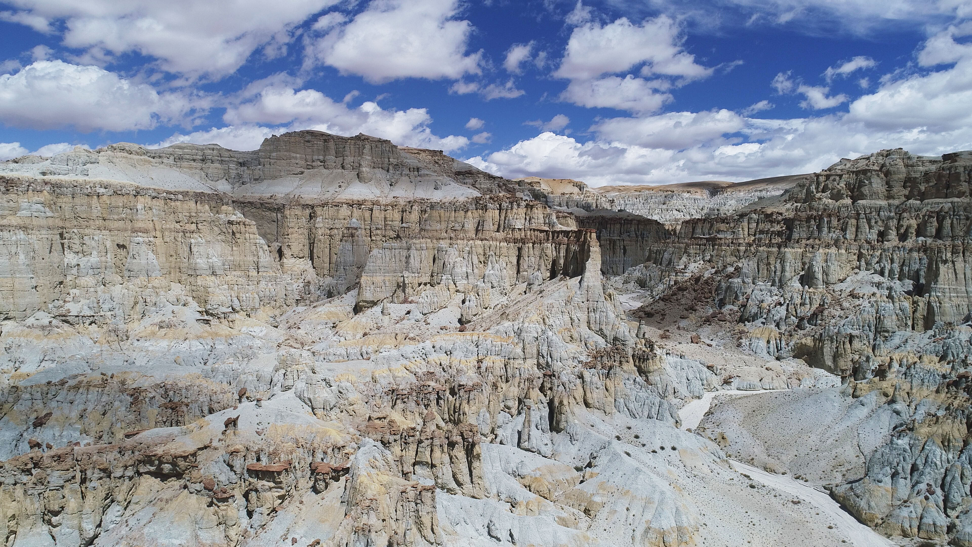 鸟瞰"世界屋脊的屋脊"阿里