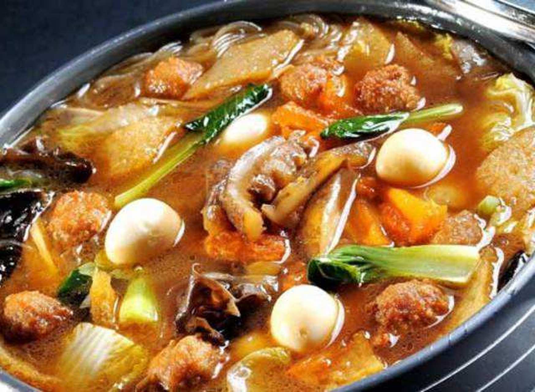 我的秘密食谱#烩菜:将一大锅各色菜,在锅里面煮一起,加上各色佐料