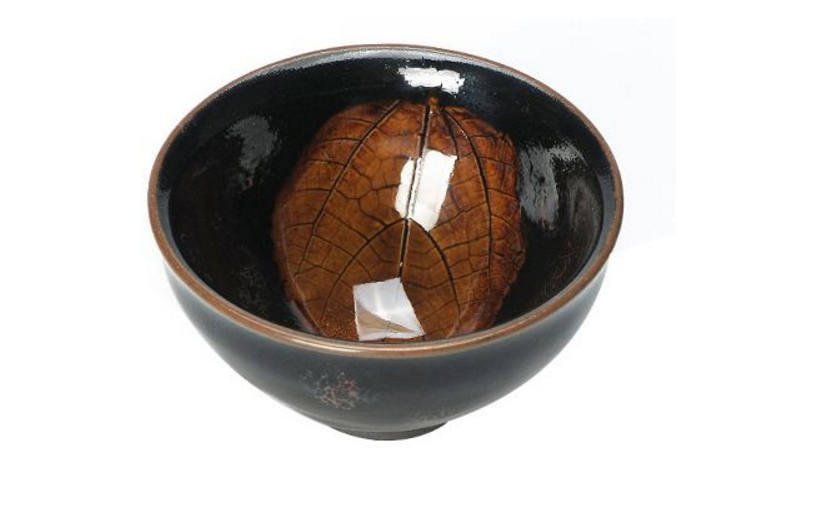 大叔带个碗来鉴宝,观众笑说这是丐帮传人,专家的反应让众人闭嘴