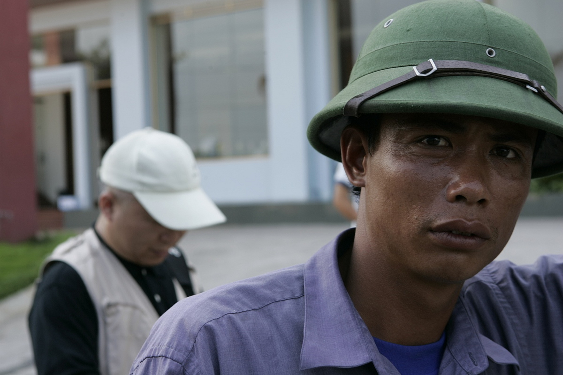 很多东南亚人都是自由散漫,可能是气候使然吧.