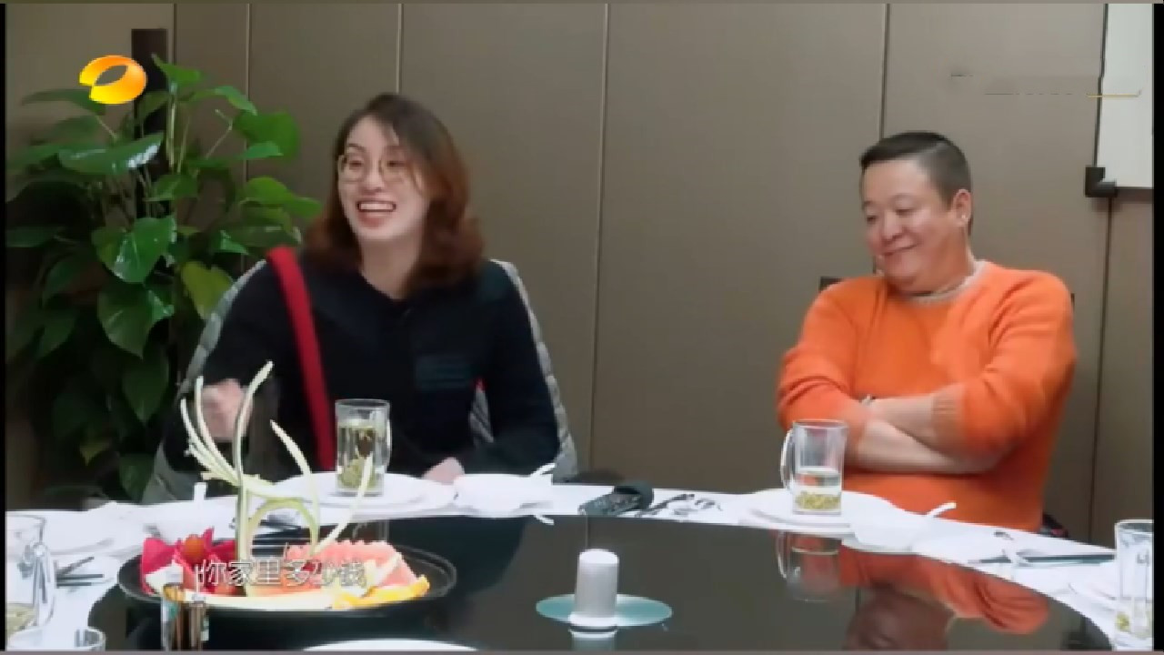洪荒少女傅园慧:现在不是都流行50岁结婚的吗?