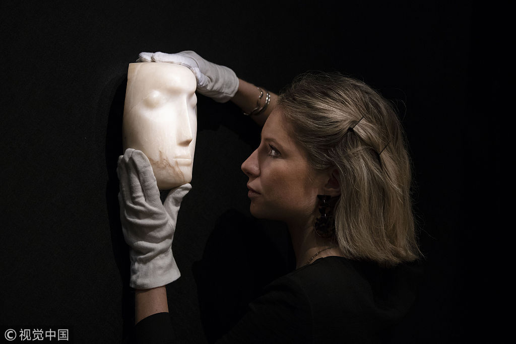 雕塑大师亨利·摩尔"面具"80多年来首次拍卖 325万英镑