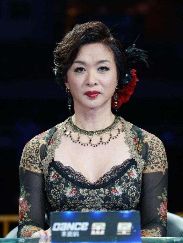 杨丽萍60岁背影似少女,真的是美了一辈子,金星和她追求不一样!