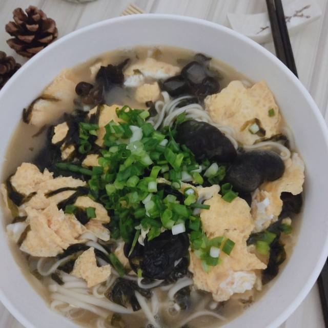 紫菜蛋汤面,简单快手,一碗下肚暖暖的
