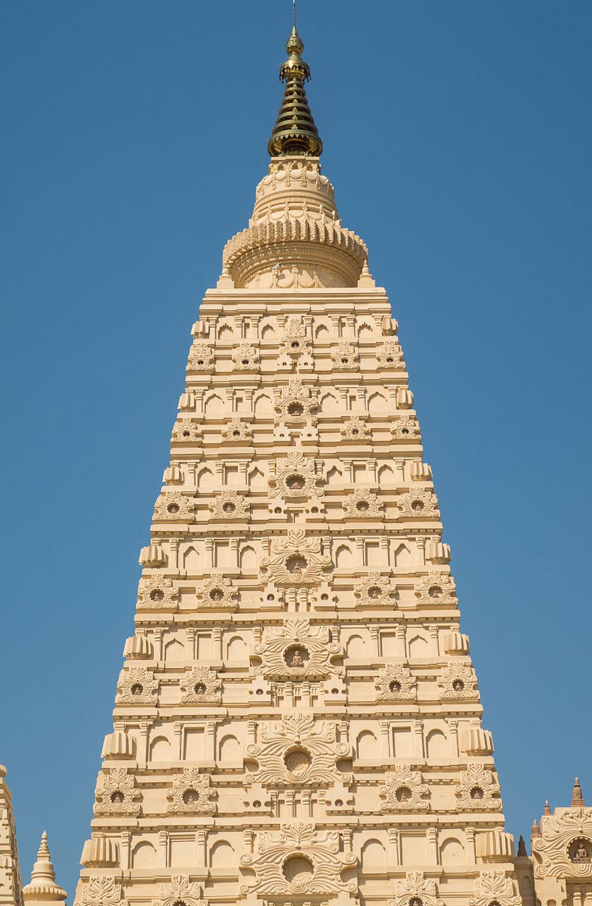 春游大雁塔不仅是佛塔这种古印度佛寺建筑形式随佛教传入中原地区并