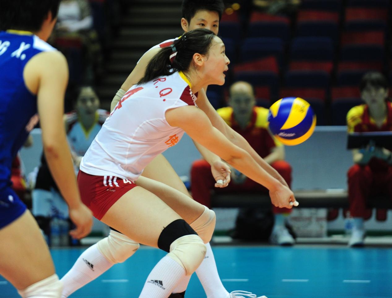 辽宁女排难晋级,私人恩怨何时了,错失冠军谁的错?