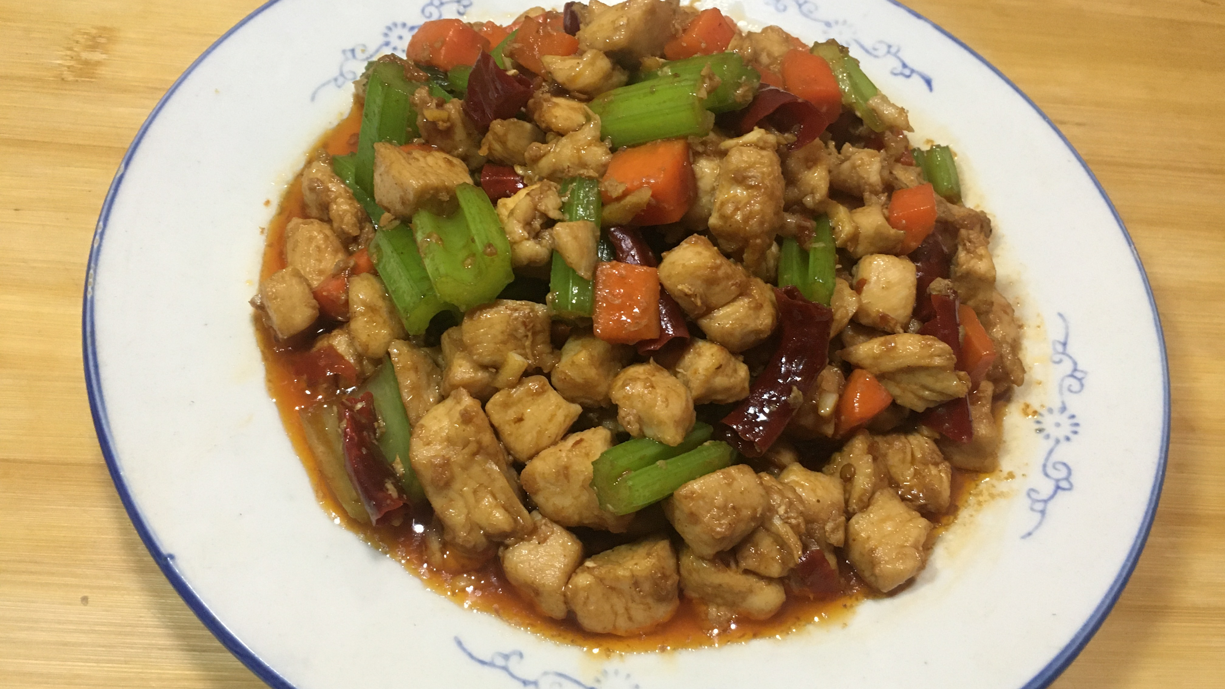 猛吃不胖的家常红油鸡丁,好吃又下饭