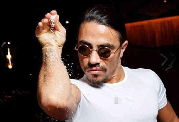 网红"撒盐哥"真实身份曝光,牛排店面临倒闭,网友:活该关门!