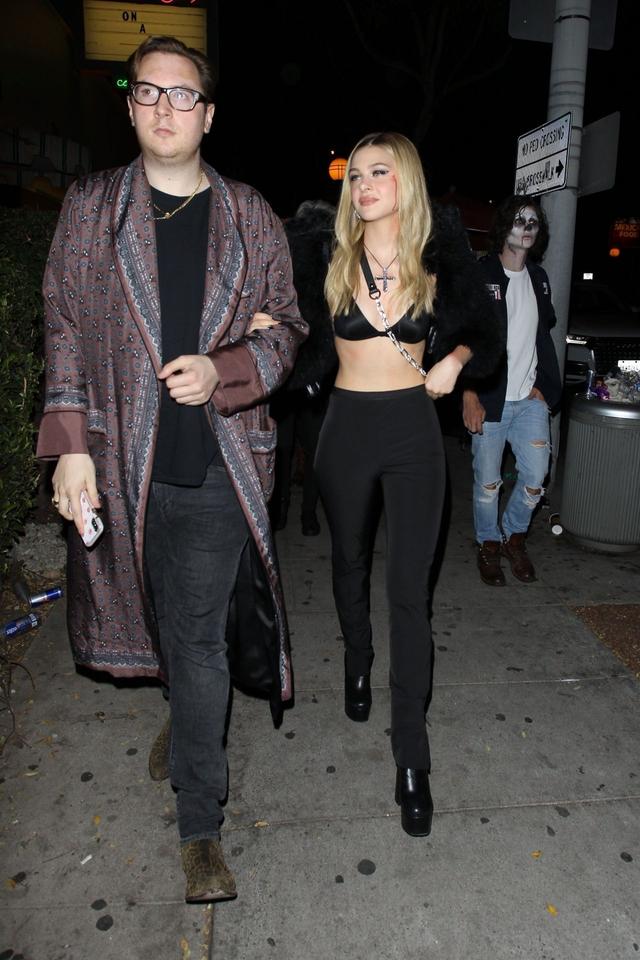 尼古拉·佩尔茨·德雷克的生日派对在西好莱坞的黛利拉举行