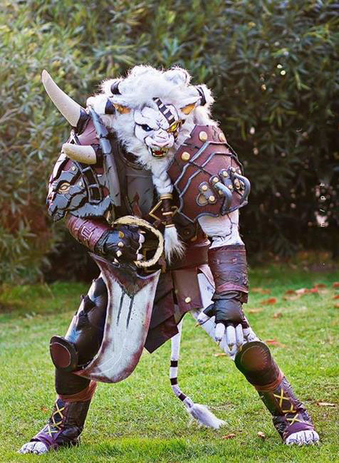 原版狮子狗.英雄联盟cos,网友:大神,拜托给我这种cos渣留一条活路吧!